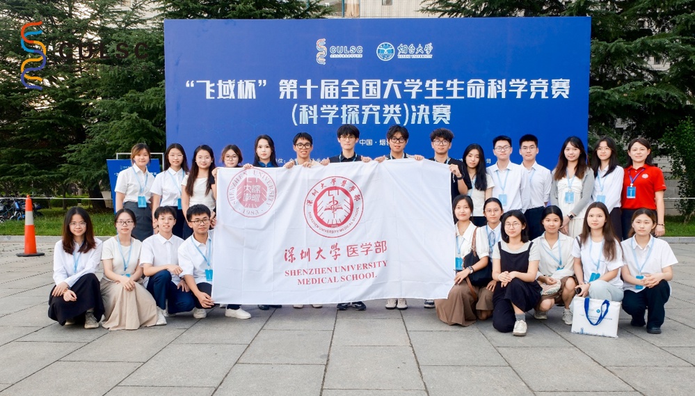 几个人在合影
AI 生成的内容可能不正确。