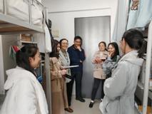 深医关怀进宿舍，暖意融融启新程