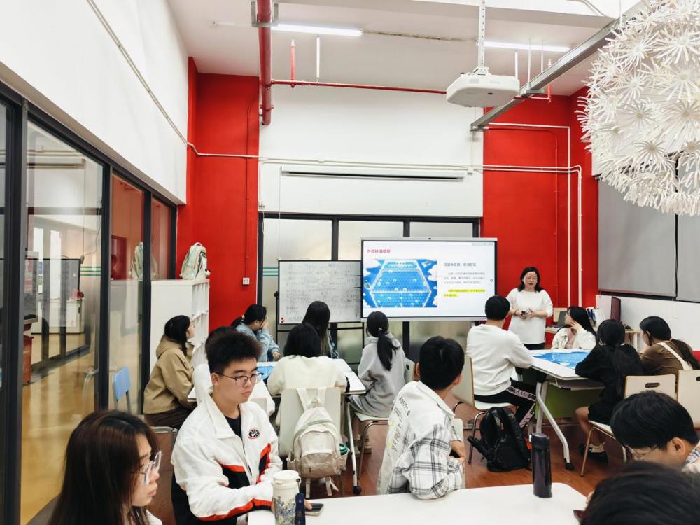 b52327e69ddc9e5120f2d18d73ce898