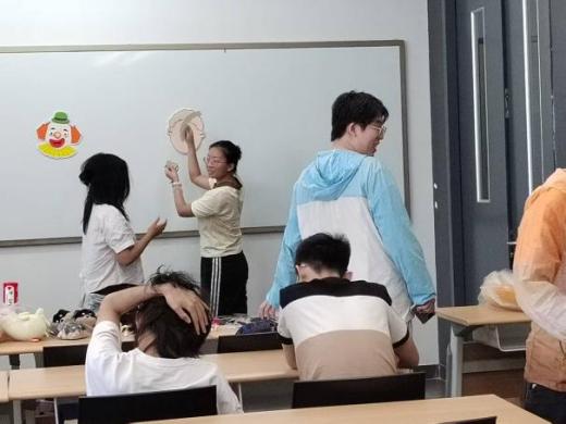 2c05fad816186e7dcf728a277bb69ec7