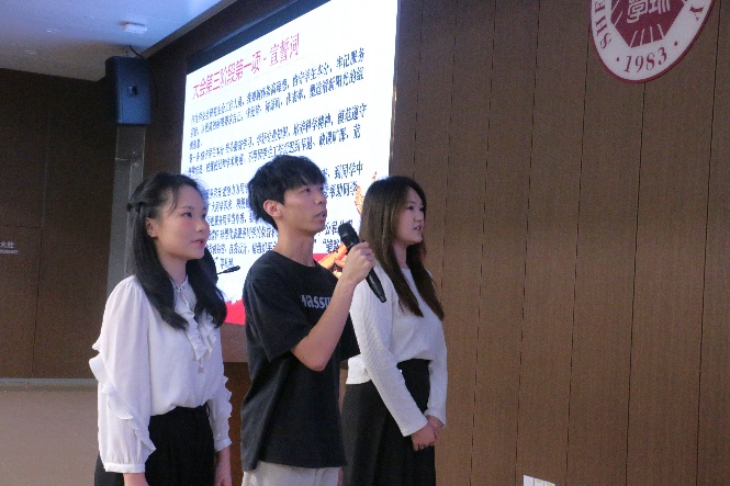 小孩们站在一起

AI 生成的内容可能不正确。