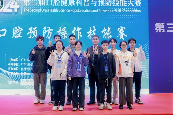 优秀班主任风采 | 李康：以爱为引，做医学生成长路上的同行者